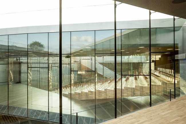 Vetrata minimal museo